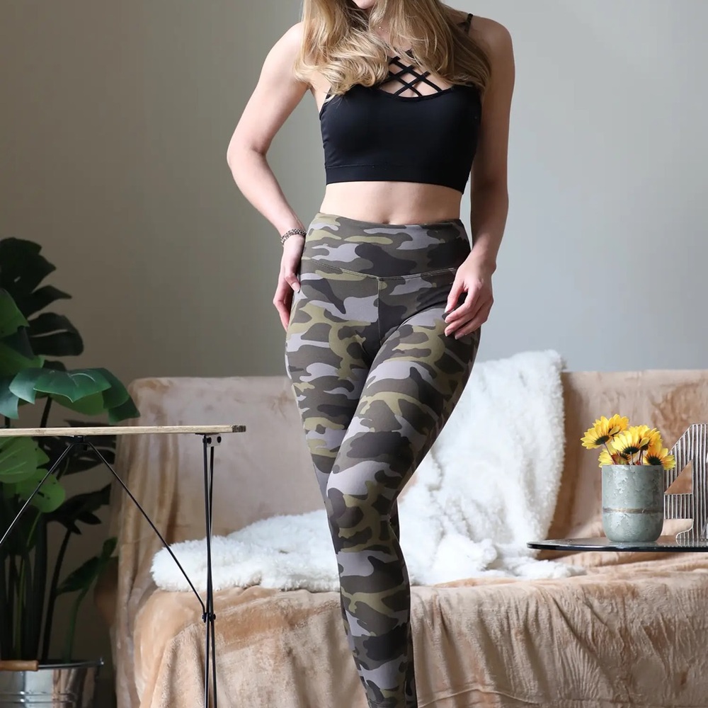 Zenana Outfitters Microfiber Camo leggings